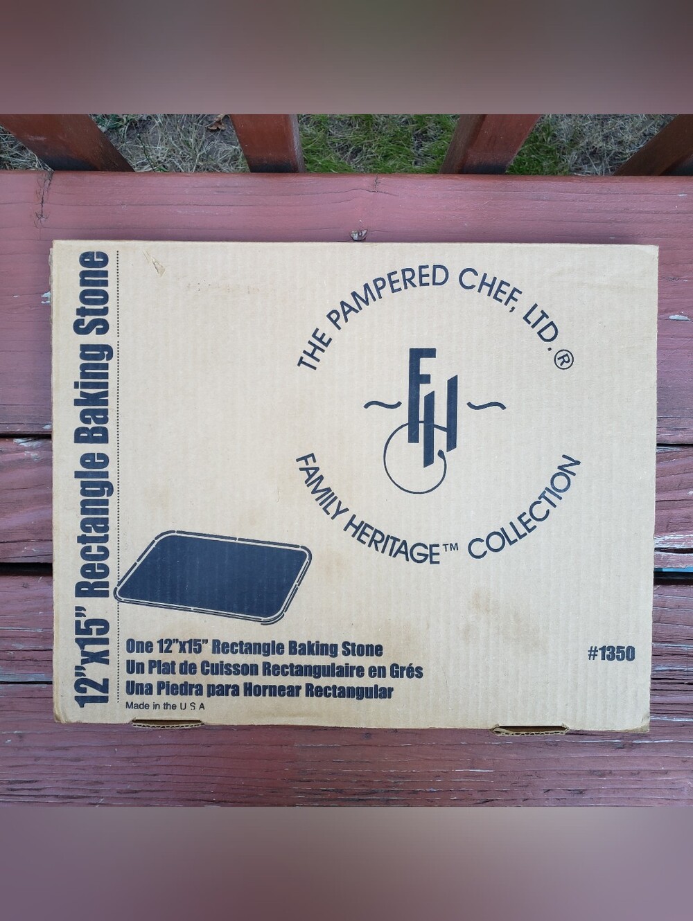 The Pampered Chef - Family Heritage Collection 12”x15” Rectangle Baking Stone